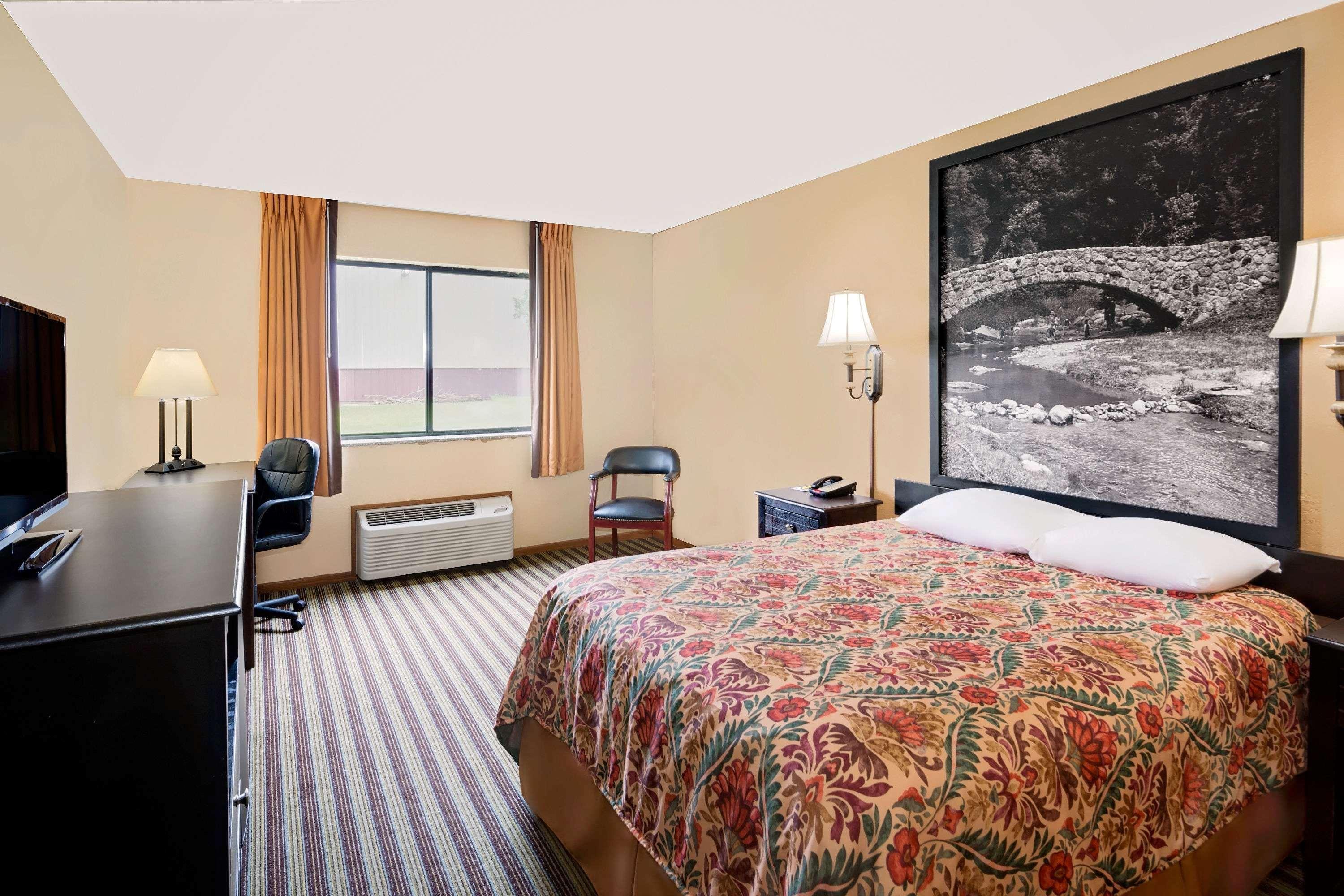 Super 8 By Wyndham Iowa Falls Ngoại thất bức ảnh