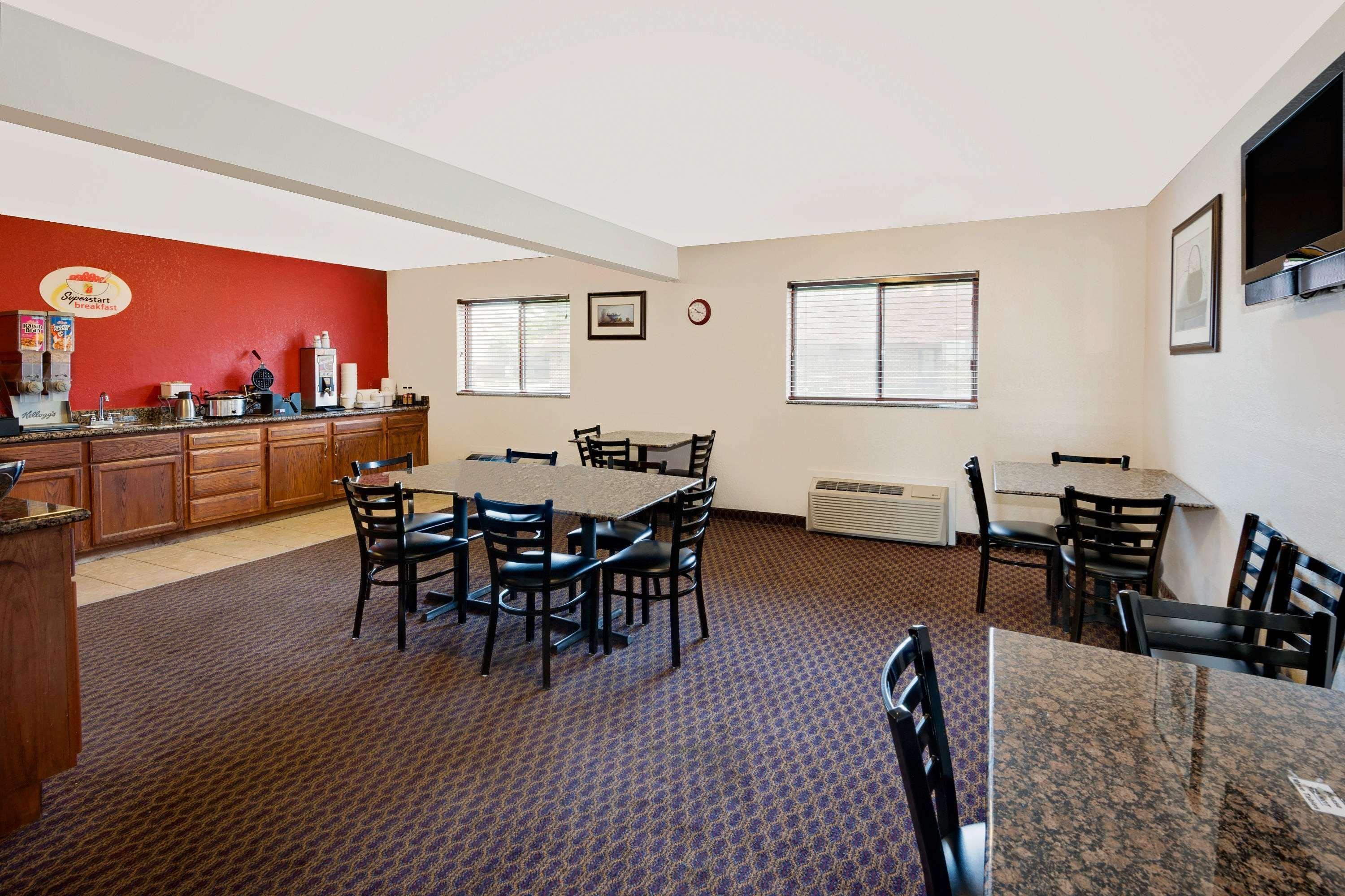 Super 8 By Wyndham Iowa Falls Ngoại thất bức ảnh