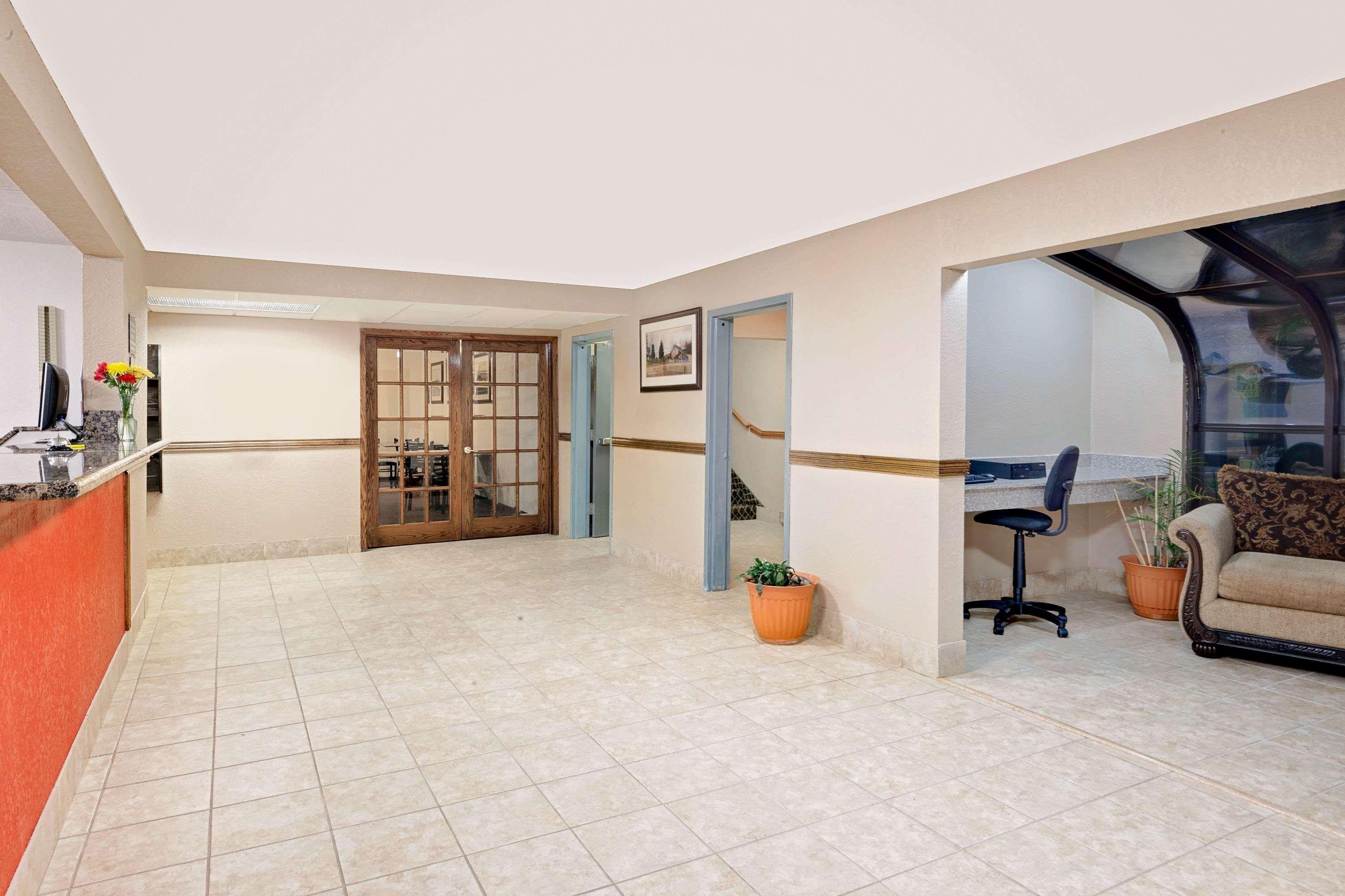 Super 8 By Wyndham Iowa Falls Ngoại thất bức ảnh