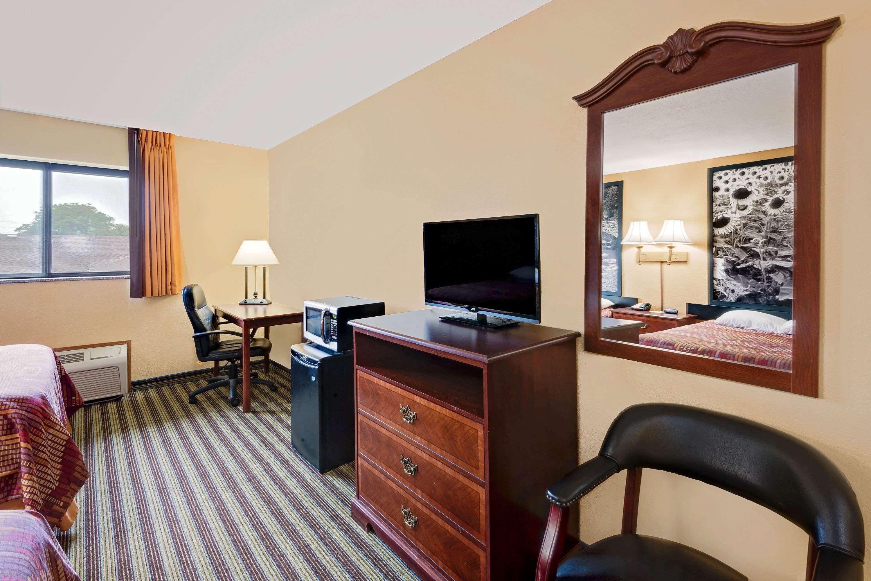 Super 8 By Wyndham Iowa Falls Ngoại thất bức ảnh