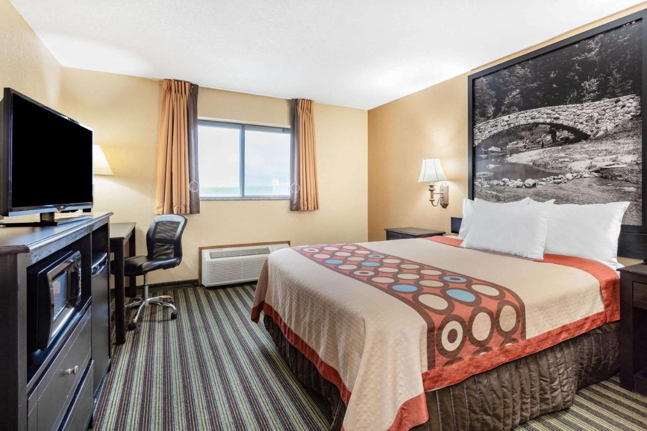 Super 8 By Wyndham Iowa Falls Ngoại thất bức ảnh